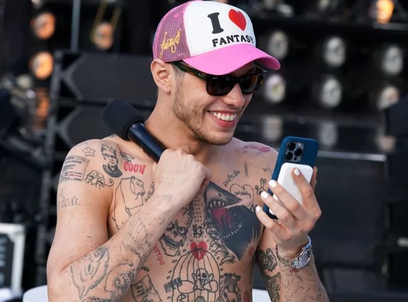 Does Pete Davidson have any tattoos?